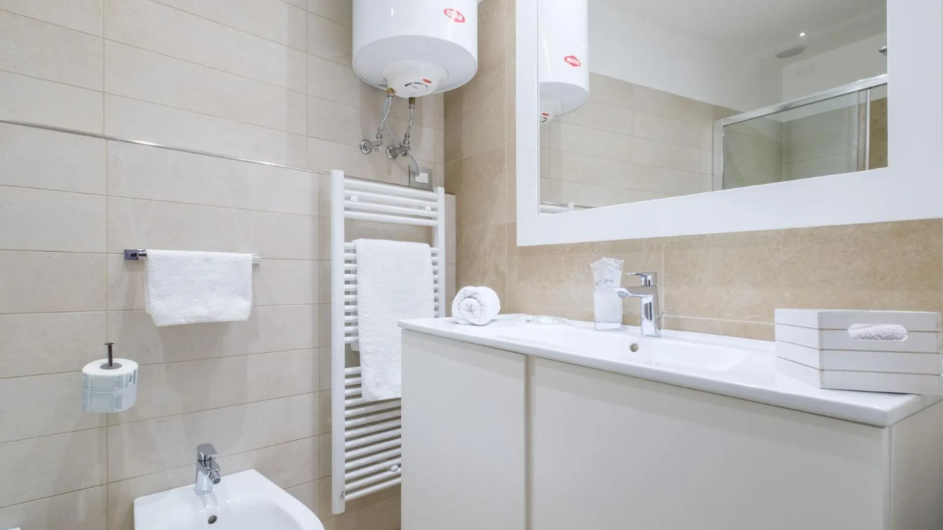 D'Azeglio & Galluzzi Suites Boloňa 0*,